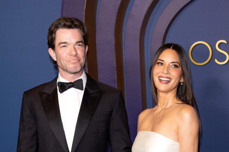 mulaney munn cropped