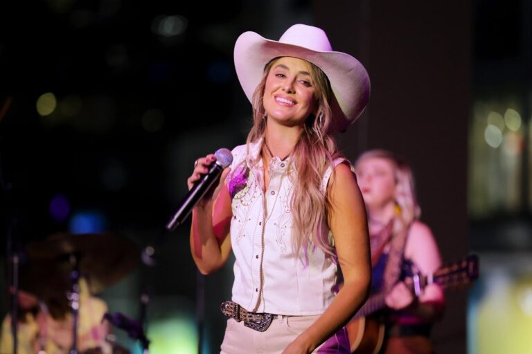 Feature Lainey Wilson Takes Us BTS of the Countrys Cool Again Tour