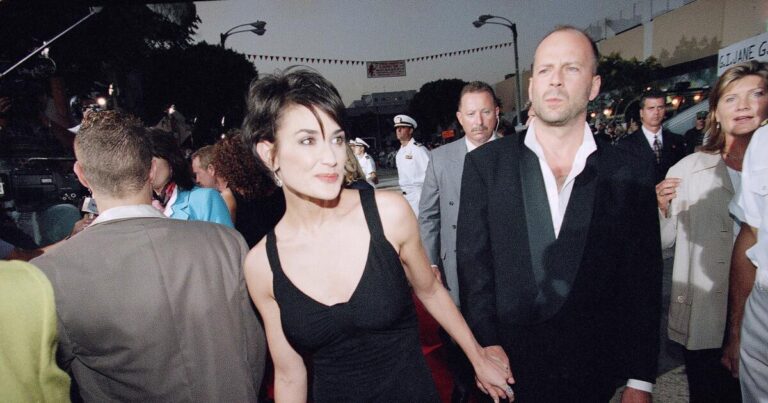 actress demi moore with her husband actor bruce willis aphs271786