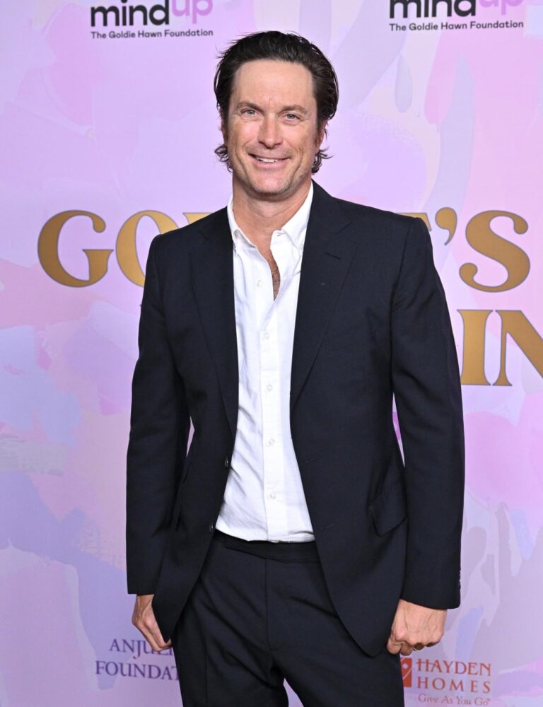 Oliver Hudson Opens Up About His Mental Health Journey and How Mom Goldie Hawn Helped Him 584ce9