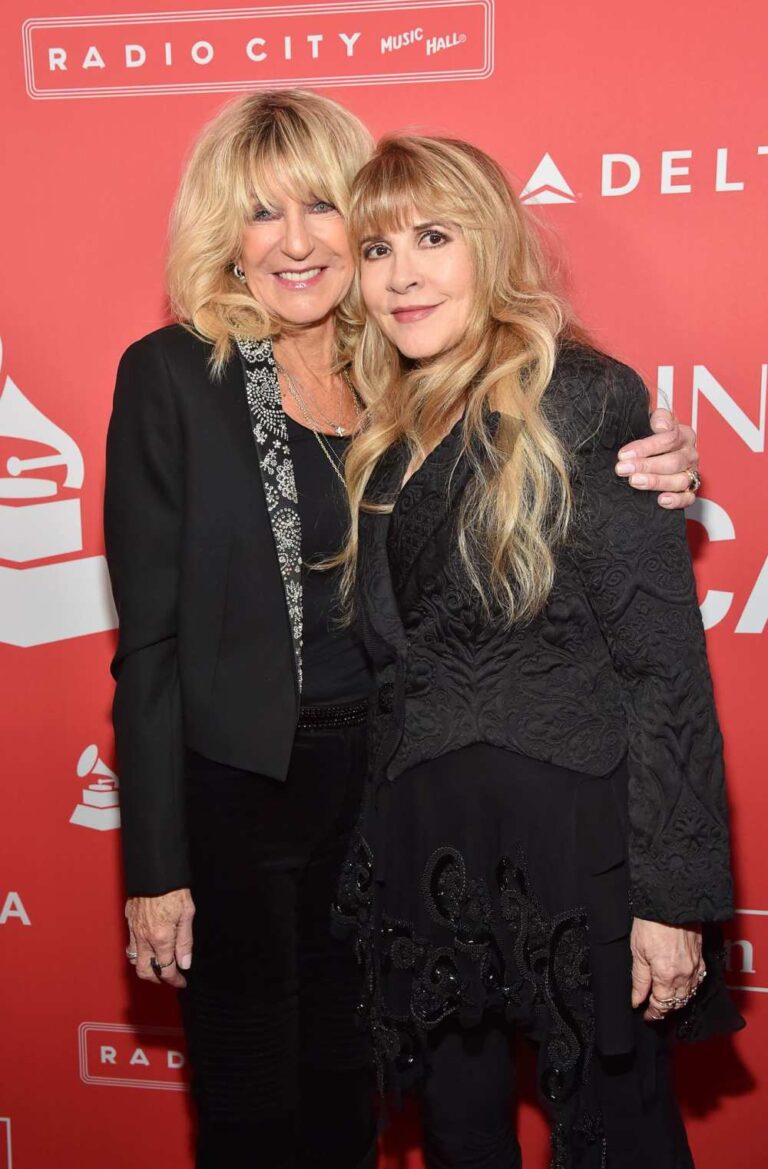 Revisiting Stevie Nicks Close Friendship With Christine McVie From Fleetwood Mac to Final Days 825