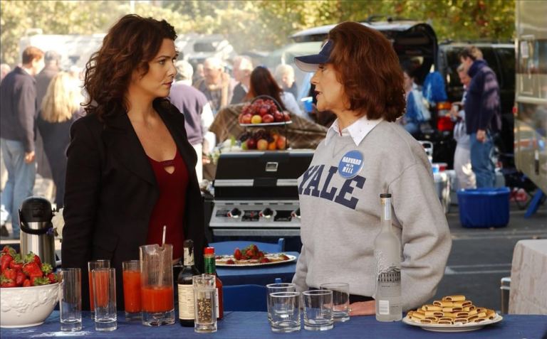 Us Weekly Looks Back at Gilmore Girls Own Harvard Yale Game 01 2024