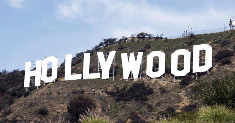 hollywood sign