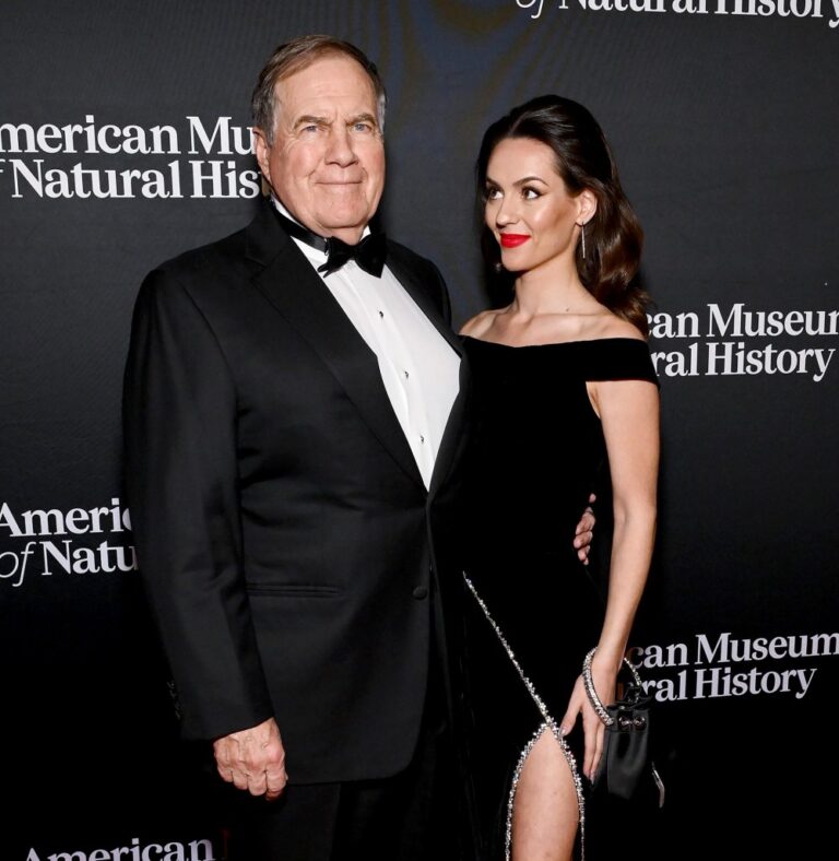 Bill Belichick Can t Keep Eyes Open in Selfie From Incredible Night With Girlfriend Jordon Hudson 1