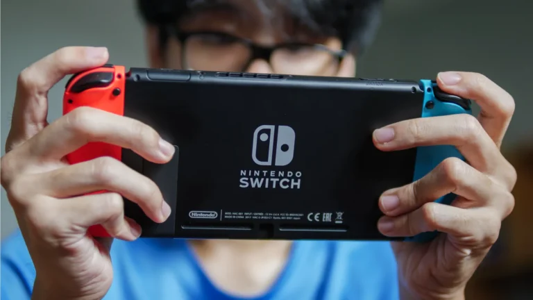 nintendo switch shutterstock.png@webp